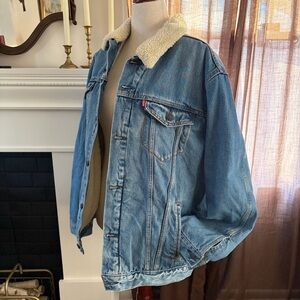 Levi’s Sherpa Lined Warm Trucker Jean Denim Jacket